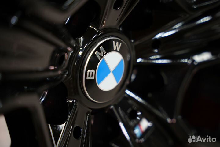 Диски разноширокие реплика BMW7 R19 5-112 B