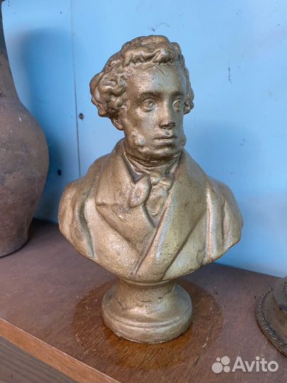 Бюст Пушкина