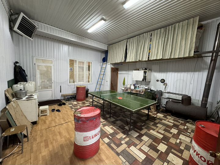 Гараж, > 30 м²