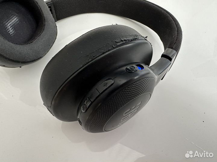 Беспроводные наушники JBL
