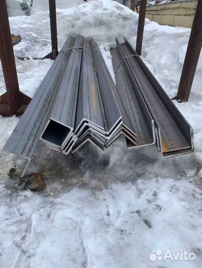 Уголок металлический, трубы, арматура