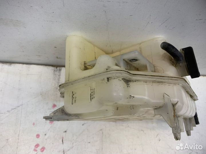 Бачок расширительный Toyota Land Cruiser 200