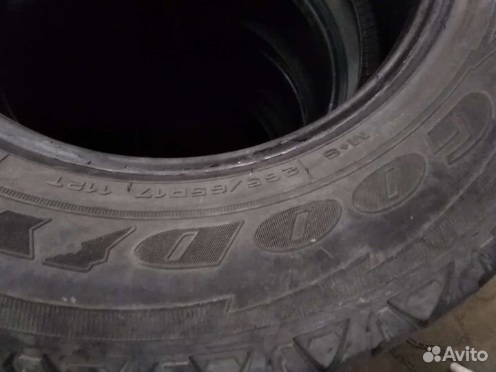 Goodyear Wrangler AT/SA 265/65 R17