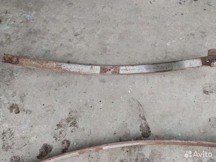 Листы задних рессор на Mersedes 609 d