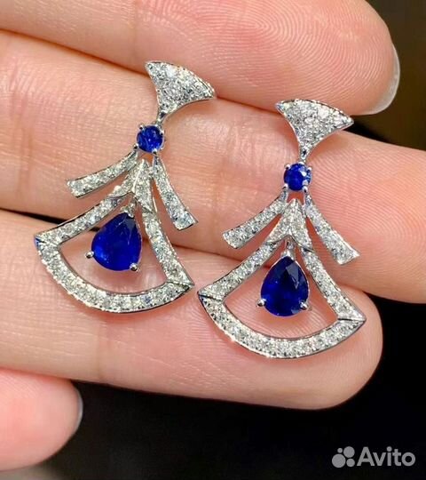Золотые серьги с бриллиантами и сапфирами