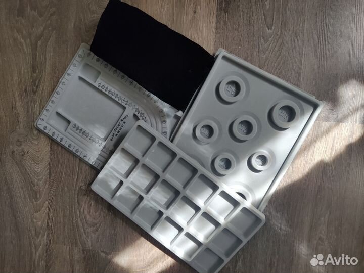 Планшеты(3 шт) и органайзер для создания браслетов