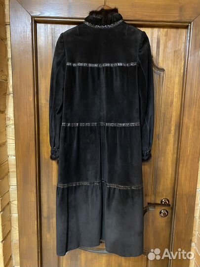 Замшевое пальто 48