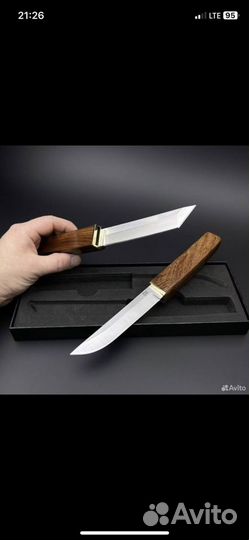 Два коллекционных ножа в одних деревянных ножнах