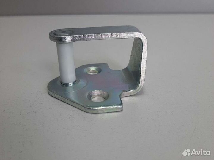 Ответная часть замка сдв двери средняя Transit 06