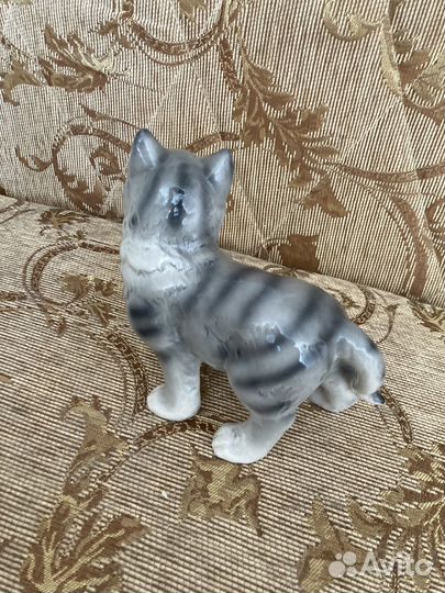 Статуэтка кошка