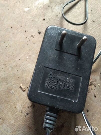 Зарядное устройство-адаптер