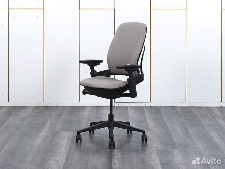 Офисное кресло для руководителя SteelCase Leap B С