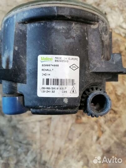 Противотуманная фара Рено Сандеро