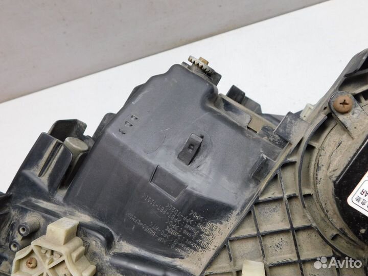 Фара правая Nissan Patrol