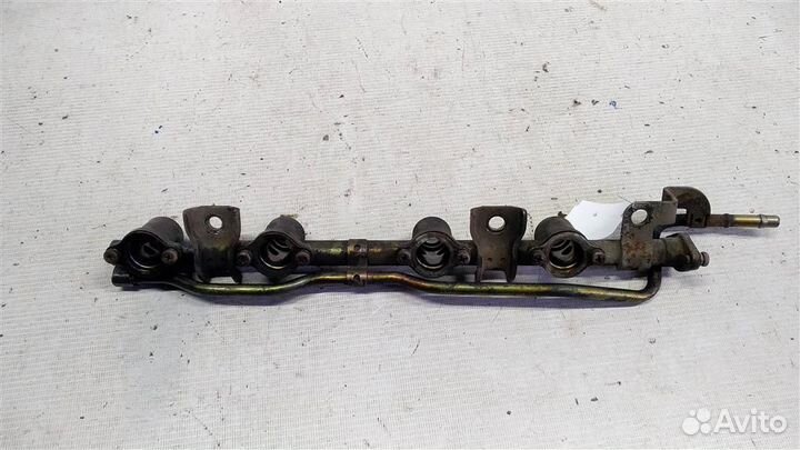 Рампа топливная Nissan Primera P11E