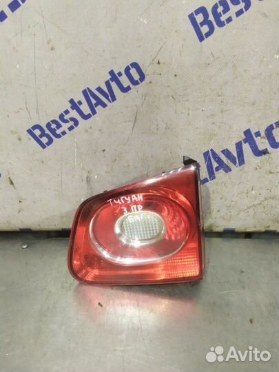 Фонарь в крышку багажника задний правый Volkswagen