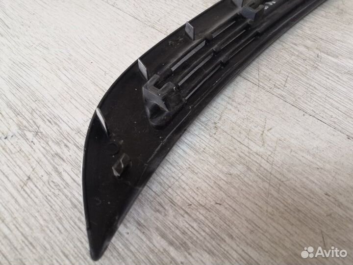 Молдинг стекла правый Suzuki Vitara TD52V J20Y