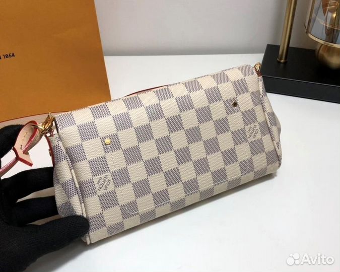 Женский клатч Louis Vuitton Favorite