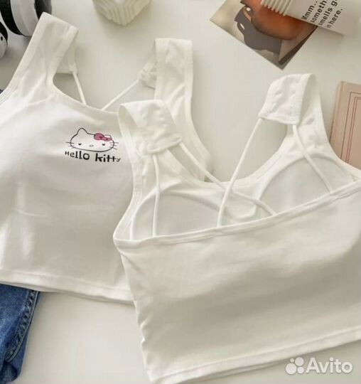 Топ с принтом аниме hello kitty