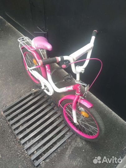 Велосипед детский 4 колесный