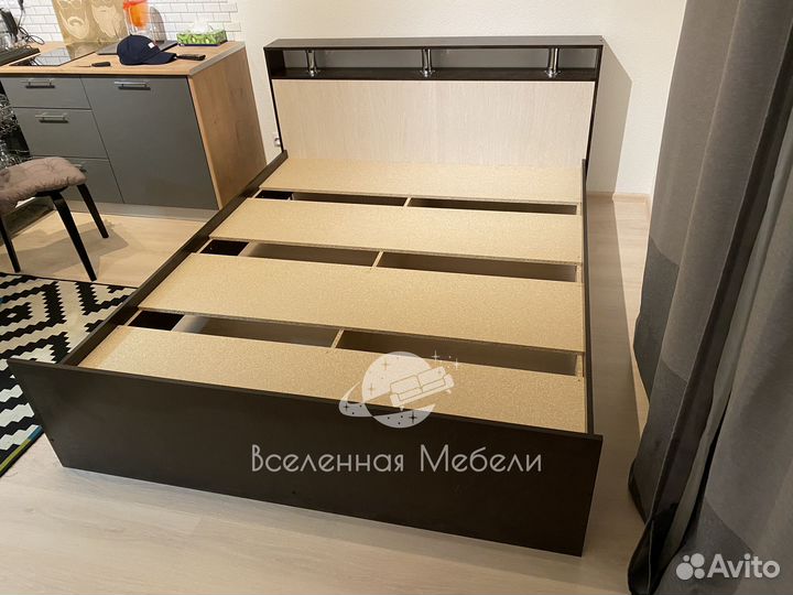 Кровать двуспальная