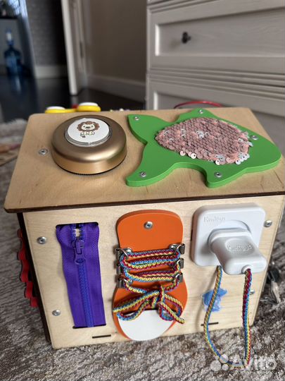 Бизиборд домик