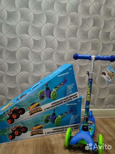 Самокат детский новый