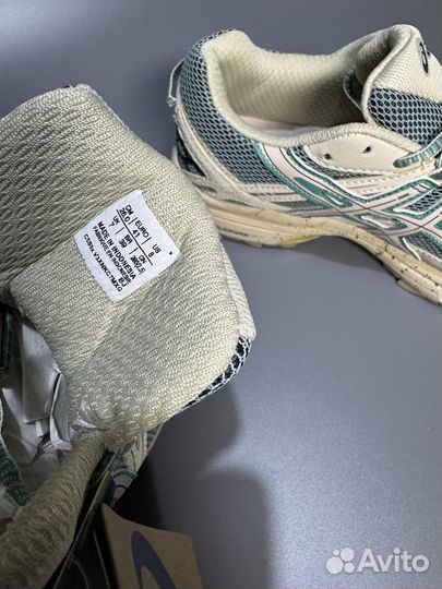 Кроссовки Asics