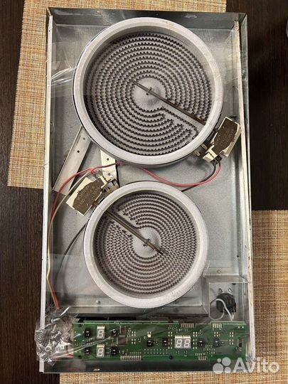 Печь индукционая 2 комфорочная hansa