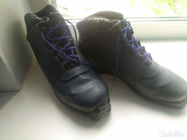 Лыжные ботинки