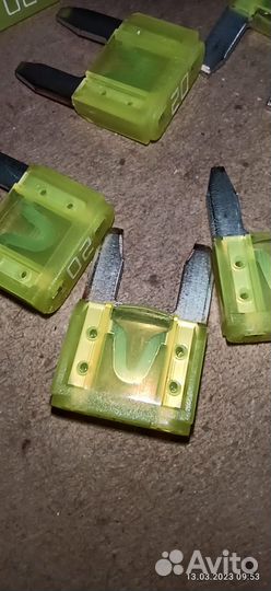 Предохранитель Toyota 7.5a 9098209011