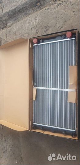 Радиатор охлаждения на Шевролет Ниву 2123