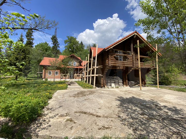 Коттедж 325 м² на участке 15 сот.