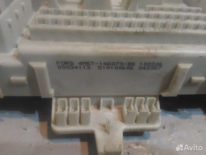 Блок предохранителей Ford Focus 2 1.6 МКПП седан