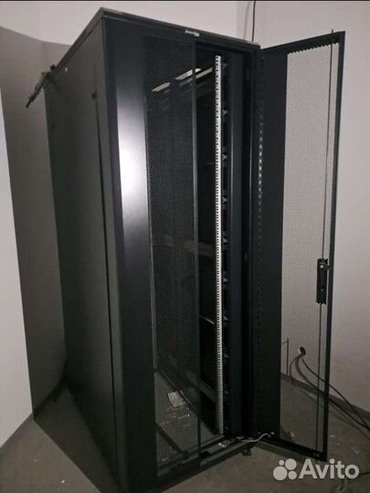 Серверный шкаф