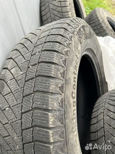 Continental ContiVikingContact 6 SUV 215/70 R16