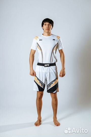 Комплект(футболка и шорты) Venum белый
