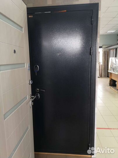 Дверь входная металлическая