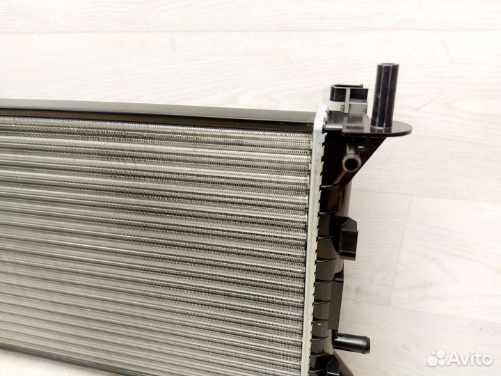 Радиатор охлаждения Ford Focus 1. 1998-2005