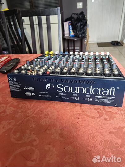 Микшерный пульт Soundcraft