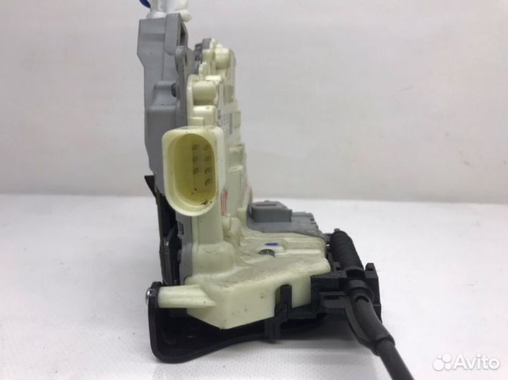 Замок двери задний левый Volkswagen Tiguan 2.0