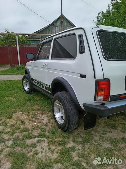 LADA 4x4 (Нива) 1.7 МТ, 2000, 150 000 км