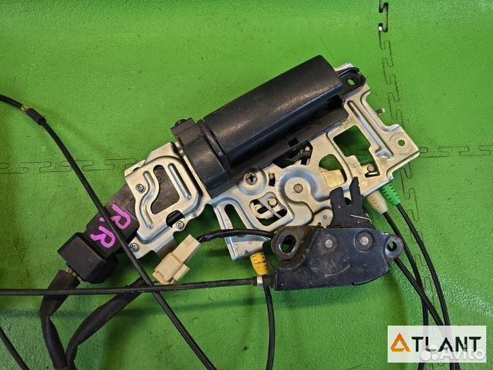 Механизм открывания двери задний правый toyota NOA