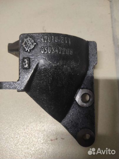 Кронштейн насоса гур ZF 406,405