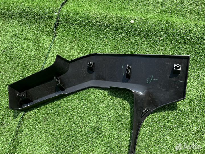 Toyota Hilux накладка бампера передняя Black Onyx