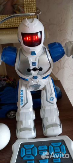 Игрушка робот