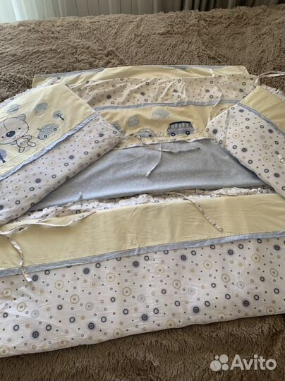 Бортики в кроватку с комплектом постельного белья