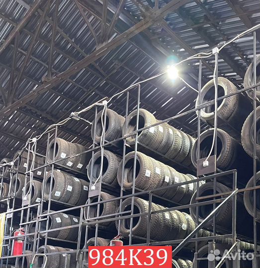 Bridgestone Blizzak VRX2 215/45 R17 84N