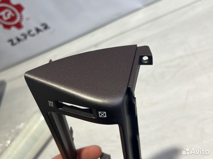 Lexus Lx570 накладка воздуховода левая