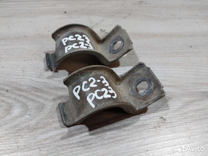 Кронштейн крепление стабилизатора Renault Symbol 2